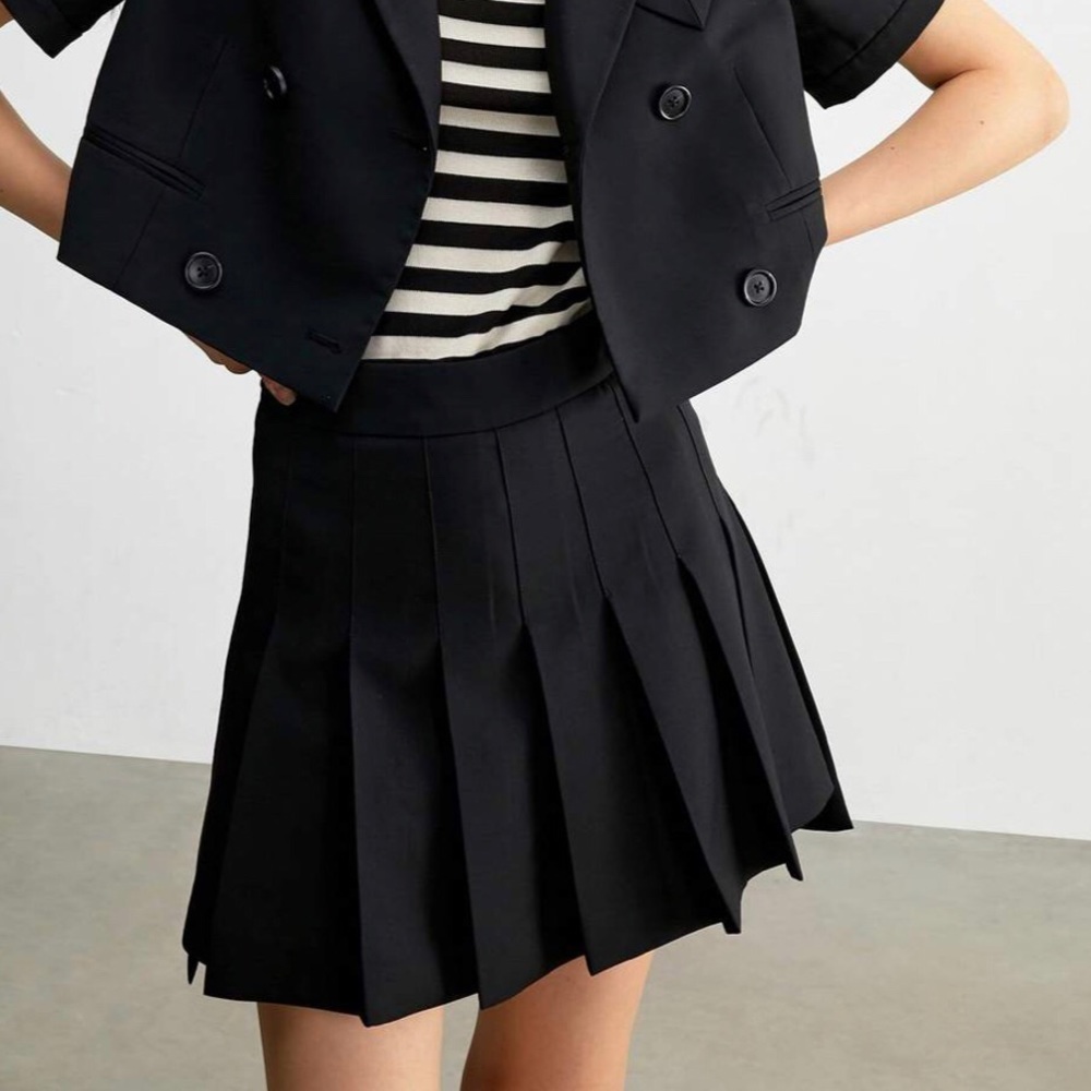 J.ING - Charlize Black Pleated Mini Skirt